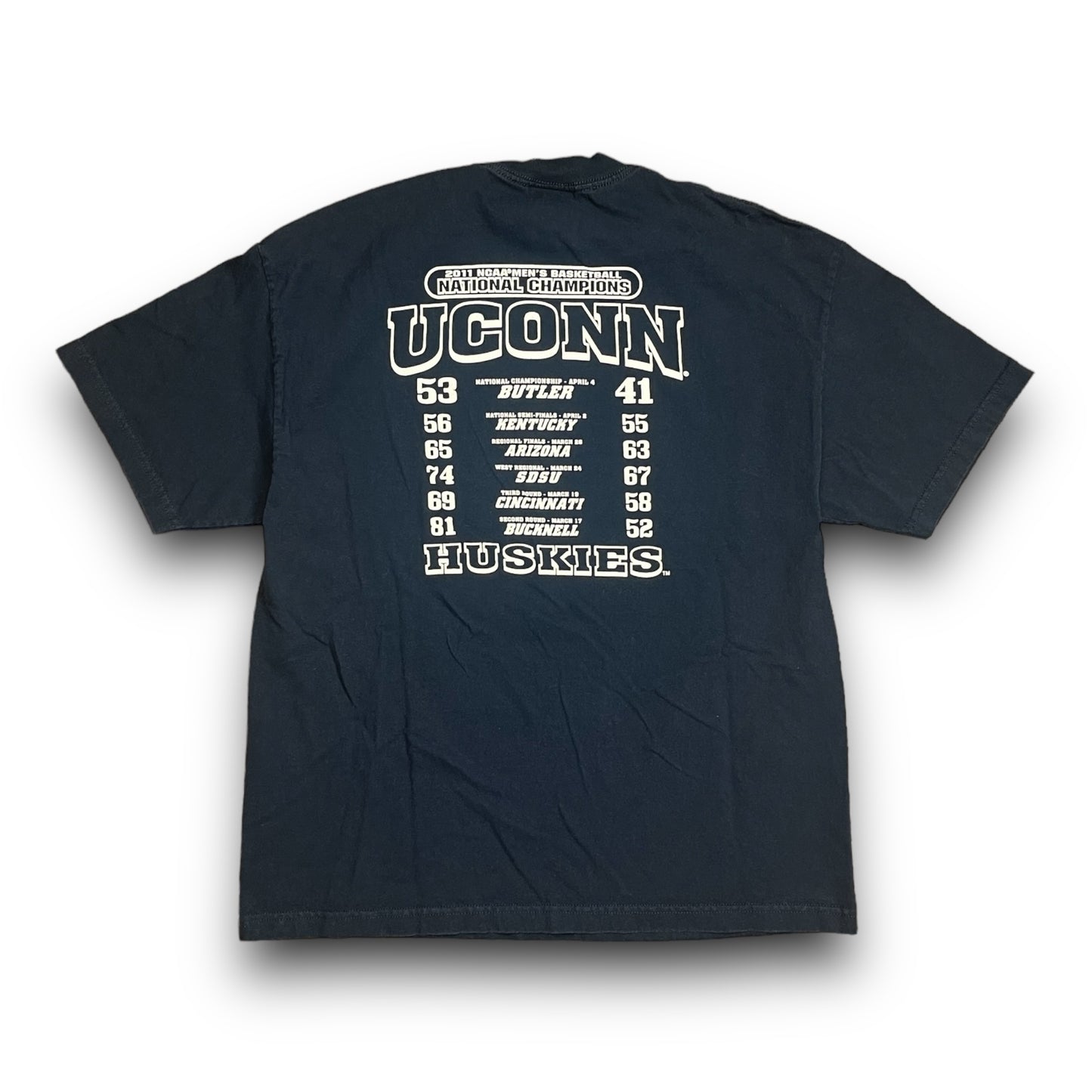 2011 UCONN Huskies National Champs Shirt - XL